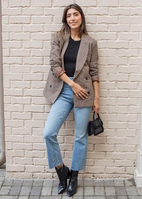 ASTR The Label Brina Blazer – Hand In Pocket Fashion Inspo Outfits Blazer, Womens Tweed Blazer Outfit, Business Casual Outfits Corporate, Plaid Blazer With Dress, Black And Beige Outfit Women, Fall Outfit Blazer, Checkered Blazer Outfit Casual, Brown Plaid Blazer Outfit Women, Tan Leather Blazer Outfit