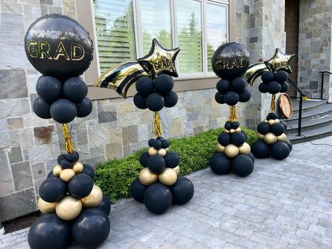 Balloon towers!🎓🎉 . . . #balloons #balloonsvancouver #balloonssurrey #balloontowers #balloontower #grad #graduation Ballon Tower, Baloon Garland, Balloon Tower, Balloons Decoration, Black White Gold, Balloon Decorations, Graduation Party, Vancouver, Balloons