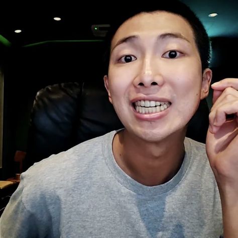 Namjoon icon ~ Wlive {230914} Namjoon No Makeup, Rm No Makeup, Rm Weverse, Namjoon Boyfriend, Rm Bts, No Makeup, Bright Eyes, Kim Namjoon, Bts Army