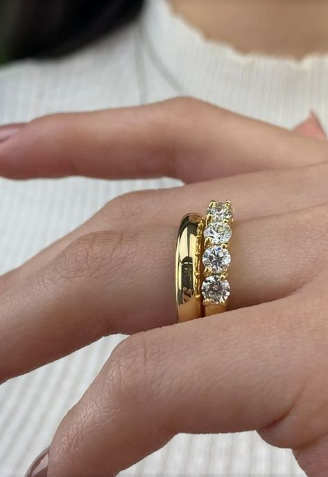 Old Money Rings Woman, Old Money Rings, Wedding Stack, Money Rings, Engagement Rings Couple, Wedding Rings Photos, Glass Teapot, Gold Ring Designs, Pearl And Diamond Earrings