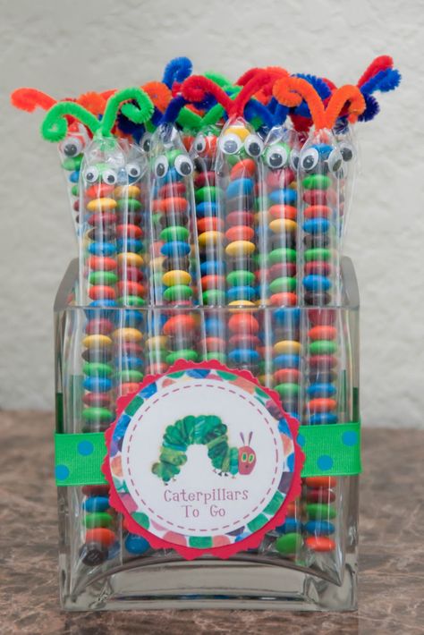 Cute favor idea for a Bug Party Very Hungry Caterpillar Party, Caterpillar Party, Hungry Caterpillar Party, Hungry Caterpillar Birthday, Candy Crafts, The Very Hungry Caterpillar, Butterfly Birthday, Very Hungry Caterpillar, Very Hungry