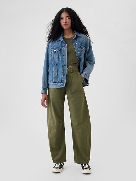 Mid Rise Twill Barrel Pants Styling Green Jeans, Green Barrel Pants Outfit, Canvas Pants Women, Barrel Pants Outfit, Green Denim Pants, Olive Green Pants Outfit, Barrel Pants, Green Pants Outfit, Olive Green Jeans