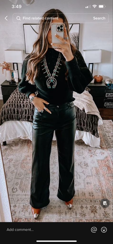 Leather Pant Western Outfit, Western Formal Wear For Women, Western Outfits Business Casual, Women Dressy Casual Outfits, Western Style Work Outfits, Womens Nfr Outfits, Professional Cowgirl Outfits, Leather Pants Outfit Western, Western Outfits Women For Work