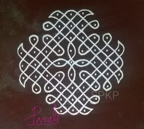 Simple Rangoli With Dots, Chikku Kolam, Rangoli Designs Videos, Melikala Muggulu, Dot Kolam, Easy Rangoli Designs Videos, Rangoli Designs Photos, Rangoli Designs Simple Diwali, Dots Rangoli