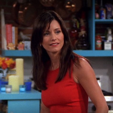 Monica Geller In Red, Monica Geller Red Dress, Monica Geller Long Hair, Monica Geller Haircut, Monica Geller Hairstyles, Monica Geller Hair, Monica Friends, Friends Monica, Monica Gellar