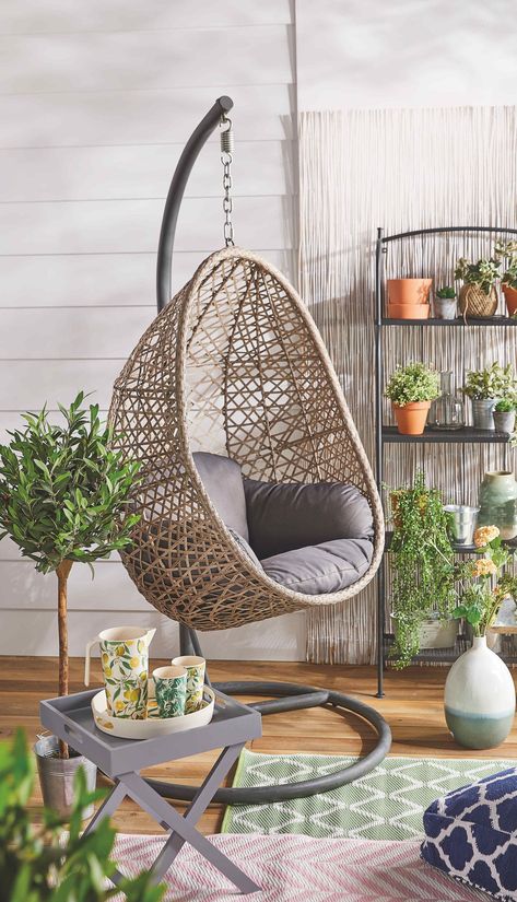 Modern Hanging Chairs, Rattan Egg Chair, Egg Chairs, Basket Chair, Swing Chair Outdoor, Hanging Chairs, Hanging Egg Chair, Deco Studio, Swing Chair