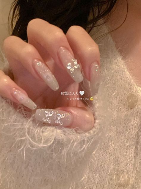 White Nails Gems, Jelly Nails With Charms, Frosty White Nails, Translucent White Nails, Sparkly White Nails, White Nails Glitter, Cutesy Nails, Douyin Nails, Nail Aesthetic