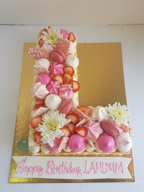 L Letter Cake, Fancy Birthday Cakes, Queens Birthday Cake, Letter Cakes, Lolly Cake, Alphabet Cake, Cake Lettering, Letter Cake, Happy Birthday Wishes Cake