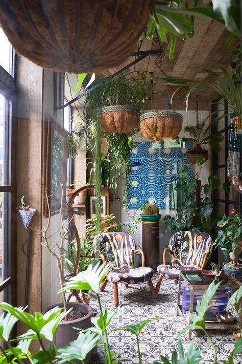 Step inside Mark Hix's London home - a converted warehouse apartment with artistic flourishes | Livingetc Converted Warehouse Apartment, Garden Curb Appeal, Tropical Elements, Bohemian Homes, Decorating With Plants, Boho Space, Small Deck Decorating Ideas, Inspirational Decor, Deco Boheme