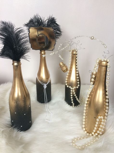 Mascarade Party Table Decorations, Masquerade Ball Table Decorations, The Great Gatsby Party Theme Decoration, Masquerade Party Table Decorations, Masquerade Dance Decorations, Masquerade Table Decorations, Gatsby Table Decor, Mascarade Party Ideas, Prom Table Decorations