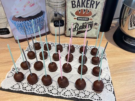 Cake Pops - Resteverwertung Home Design Diy, Cakepops, Diy Design, Nutella, Cake Pops, Cake