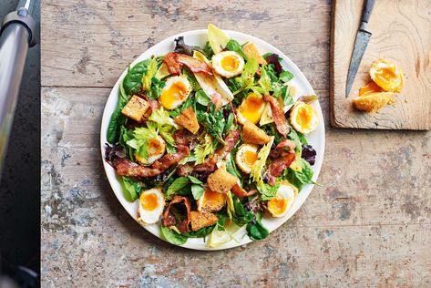 Crunchy croutons and rashers of moreish streaky bacon add bite to this feast of a salad. Serve on a platter to get the full effect. Soft Boiled Egg Recipe, Fried Boiled Eggs Recipe, Fried Boiled Eggs, Soft Boiled Eggs Recipe, Boiled Egg Salad, Hard Boiled Egg Recipes, Soft Boiled Egg, Salad Leaves, Soft Boiled Eggs