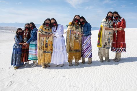 Gallery: Demanding Justice for Missing and Murdered Indigenous Women - Rolling Stone Indigenous Cowgirl, Indigenous Activism, Indigenous Feminism, Indigenous Books, Boarding Schools, Indigenous Protest, Navajo Art, Stone Sign, Indigenous Women