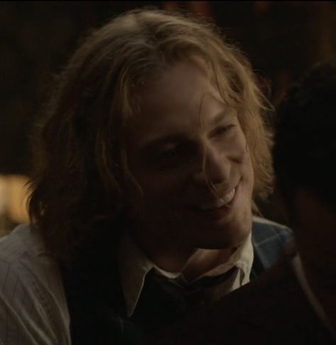 Interview With The Vampire 2022 Wallpaper, Lestat Sam Reid, Iwtv Pfp, Lestat Pfp, Iwtv Lestat, Louis Iwtv, Soft Vampire Aesthetic, Lestat And Louis, Sam Reid