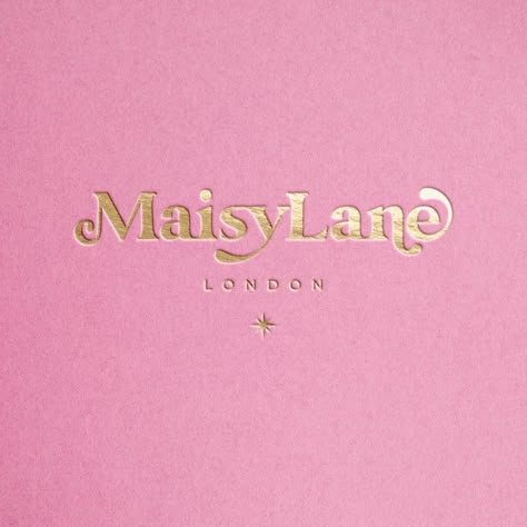 Introducing this elegant brand identity designed for MaisyLane selling handcrafted beaded jewelry. Soft pinks, bright hues paired with playful typography accents brings out a sophisticated vibe. ⚡️ I am swooning over all the brand elements we came up together since those are used as charms in her creations 💗 Let me know what you think of this project? 🤩 . . . . . . Are you looking to elevate your business? Check out my Brand packages following the link in my bio! _____ #BeadedJewelry #Sof... Pink And Gold Packaging, Aesthetic Brand Design, Make Up Branding Design, Beauty Business Branding, Pink Branding Design, Glam Branding, Logo Commission, Jewelry Brand Identity, Elegant Brand Identity