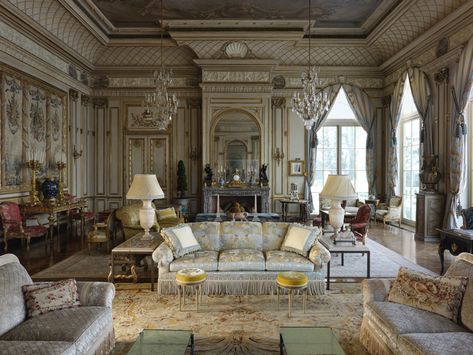 Bridgerton Living Room, 1800s Living Room, 1700s House Interior, Old Money House, Luxury Mansions Interior, Home Cinema, House Redesign, Victorian Mansions, Castle House