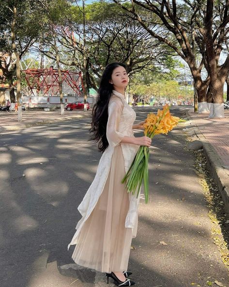 Ao Dai With Skirt, Pretty Ao Dai, Ao Dai Graduation, Smart Home Design, Instagram Theme, Aesthetic Instagram Theme, Dress Design, Traditional Dresses, Pretty Dresses