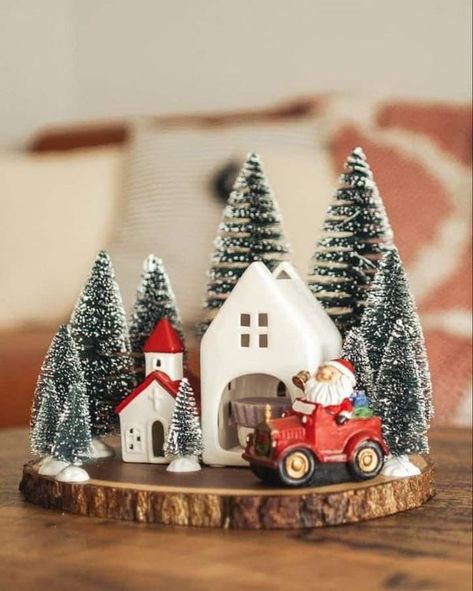 MoniMar - Roos Simple Christmas Village, Contemporary Christmas Tree, Contemporary Christmas Trees, Winter Village, Christmas Decor Inspiration, Christmas Themes Decorations, Contemporary Christmas, Diy Christmas Decorations Easy, Christmas Fairy