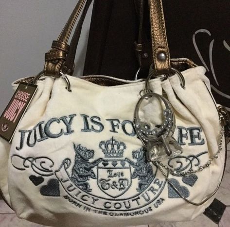 Luxury Purses, Juicy Couture Bags, Pretty Bags, Chanel Deauville Tote Bag, Cute Bags, Vintage Bags, Victoria Beckham, Michael Kors Monogram, Juicy Couture