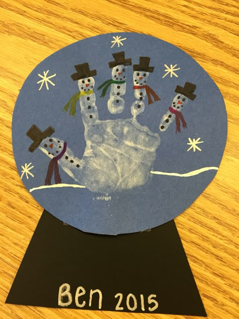 Hand Print Snow Globes, Holiday Prek Crafts, Holiday Craft Ideas For Preschoolers, Preschool Winter Crafts For Parents, Infant January Crafts, Snow Crafts Kindergarten, Handprint Snow Globe, Preschool Winter Projects, Two Year Old Classroom Activities