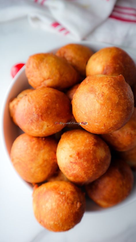 Banana Puff Puff, Nigerian Puff Puff, Puff Puff Recipe, Puff Puffs, Baked Whole Fish, Whole Fish Recipes, Baked Turkey Wings, Banana Treats, Easy Puff