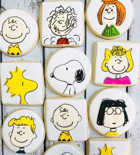 Charlie Brown Birthday Party, The Gangs All Here, Snoopy Cake, Peanuts Party, Peanuts Birthday, Peanut Baby Shower, Snoopy Party, Great Pumpkin Charlie Brown, 2nd Birthday Boys