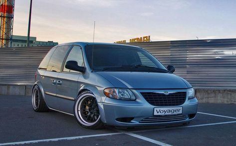 Chrysler Voyager Chrysler Van, Road Trip Van, Customized Cars, Golf Mk3, Dodge Van, Chrysler Voyager, Car Wallpaper, Classic Vans, Grand Caravan