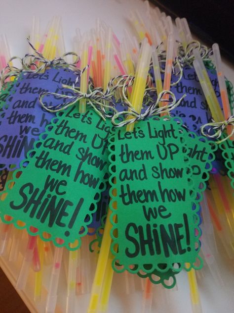 Cheer Favors Cheerleading Cute Ideas, Diy Cheerleading Gifts, Vip Swag Bag Ideas, First Cheer Game Gift, Drill Team Party Ideas, Cheerleading Spirit Ideas, Cute Cheer Gifts Diy, End Of Year Cheer Gifts, Hit Zero Cheer Gifts