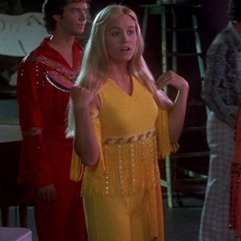 Marcia Brady’s Looks from The Brady Bunch Movie, 1995💘 • • • #thebradybunch #90smovies #70svibes #fashionicon #retro #aesthetic #queen… Marsha Brady, 70s Vibes, The Brady Bunch, 90s Movies, Movies Outfit, Fashion Sense, Style Icons, Womens Hairstyles, Mood Board