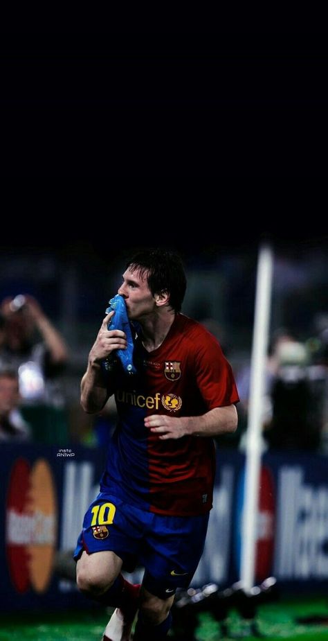 Pin on fulbo Ankara Messi Wallpaper, Messi Iconic Photos, Messi Iconic Celebration, Messi Celebration Wallpaper, Messi Celebration, Messi Icons, Ankara Messi, Young Messi, Neymar Hot