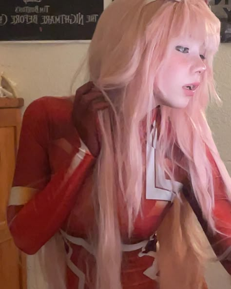 zero two :3 - - - - - #darlinginthefranxx #darlinginthefranxxcosplay #darlinginthefranxxzerotwo #zerotwo #zerotwocosplay #cosplay #cosplaygirl #egirl #altgirl #fyp #foryou #foryoupage #explore #fypシ Best Cosplay Women, Cosplay Zero Two, Cute 2000s Outfits, Darling In The Franxx Cosplay, Egirl Hair, Sweetie Fox, Zero Two Cosplay, Zero Cosplay, Posing Women