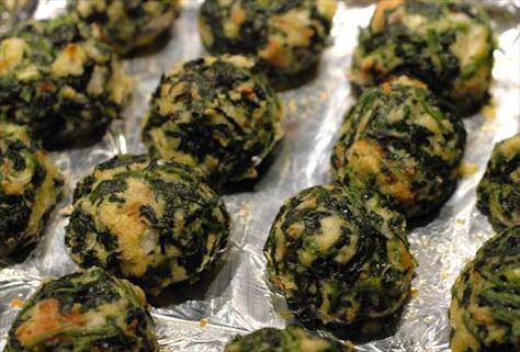 Spinach Balls. I have made these many times now.  I have made some changes on occasion.  For instance, I use Progresso Italian bread crumbs and I use a special parmesan bread dip seasoning too.  Sometimes in the mix and sometimes sprinkled on top.  Sometimes both! Spinach Balls Recipe, Spinach Balls, Herb Stuffing, Make Ahead Appetizers, Crowd Pleasing Appetizers, Seasoned Bread Crumbs, Spinach Recipes, Balls Recipe, Idee Pasto Sano