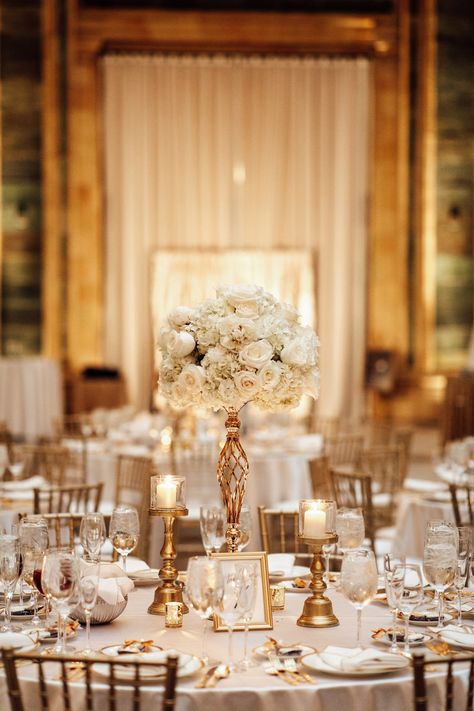 White And Gold Wedding Themes, White Wedding Centerpieces, Gold Wedding Centerpieces, White Wedding Decorations, White And Gold Wedding, Wedding Centerpiece Ideas, White Wedding Theme, Gold Wedding Theme, Gold Wedding Decorations