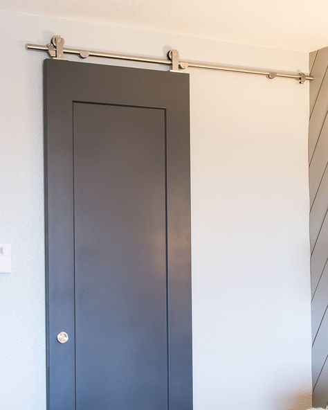 Barb Closet Doors, Modern Barn Door Bathroom, Dutch Doors Diy, Barn Door Bathroom, Craftsman Front Doors, Magical Home Decor, Home Decor 70s, Small Spaces Ideas, Diy Sliding Door