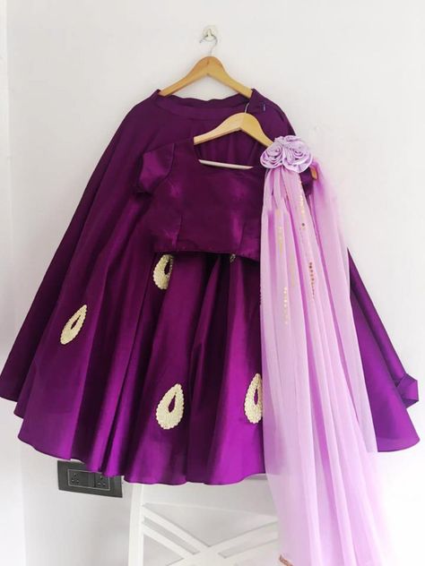 Traditional Dress For Baby Girl, Indian Dresses For Kids, Dress For Baby Girl, Kids Party Wear Dresses, Girls Ball Gown, Kids Blouse Designs, Kids Lehenga