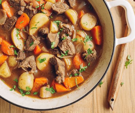 Instant Pot Guinness Irish Beef Stew Pioneer Women Beef Stew, Bison Stew, Irish Stew Recipe, Stew Crockpot, Braised Chicken Breast, Hearty Beef Stew, Ground Beef And Potatoes, Beef Stew Crockpot, Pot Beef Stew