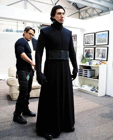 Kylo Ren Outfit, Kylo Ren Costumes, Star Wars Vii, Kylo Ren Adam Driver, Star Wars Cast, John Wilson, Star Wars Kylo Ren, Hollywood Men, Star Wars The Force Awakens