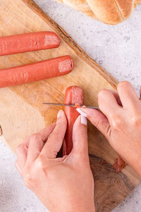 Hot Dog Fingers, Finger Hot Dogs, Gross Halloween Foods, Hot Dog Appetizers, Boiled Hot Dogs, Halloween Hotdogs, Making Hot Dogs, Creepy Halloween Food, Hot Dog Toppings