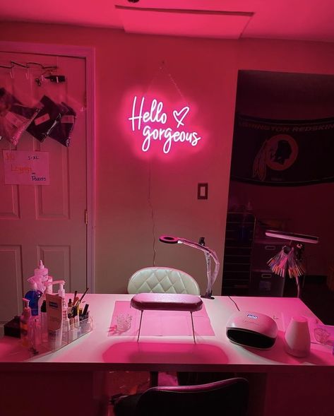 Tech Room Ideas, Nail Tech Room Ideas, Nail Tech Room, Nail Room Decor Ideas, Nail Room Decor, Nail Room Ideas Home, Desain Salon Kuku, Nail Technician Room, Pink Nail Salon