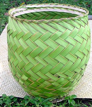 coconut leaf basket Leaf Basket, Palm Leaf Art, Palm Frond Art, Flax Weaving, Coconut Leaves, Traditional Baskets, Palm Fronds, Handmade Baskets, Weaving Projects