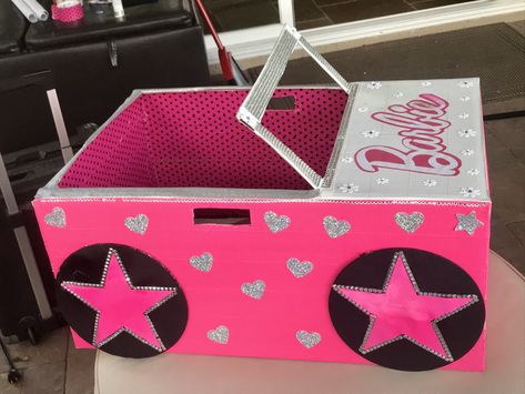 Barbie Cardboard Box Car. Made this for my daughters Kindy 500 at school. Cardboard Jeep, Car Accessories Girly, Safari Vbs, Girly Diy, Amazon Boxes, Cardboard Box Car, Crafts Cute, Diy Art Crafts, Cardboard Car