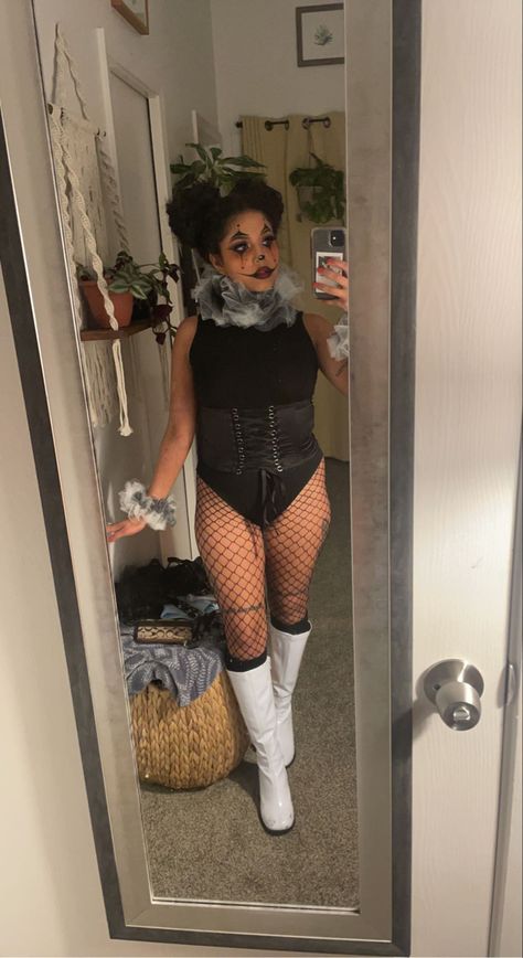 Black Clown Costume Women, Black And White Clown Costume Diy, Black And White Clown Costume Women, Plus Size Clown Costume Woman, Clown Costume Ideas Diy, Gangster Clown Costume, Cute Clown Costume Diy, Simple Clown Costume Outfit, Clown Rave Outfit