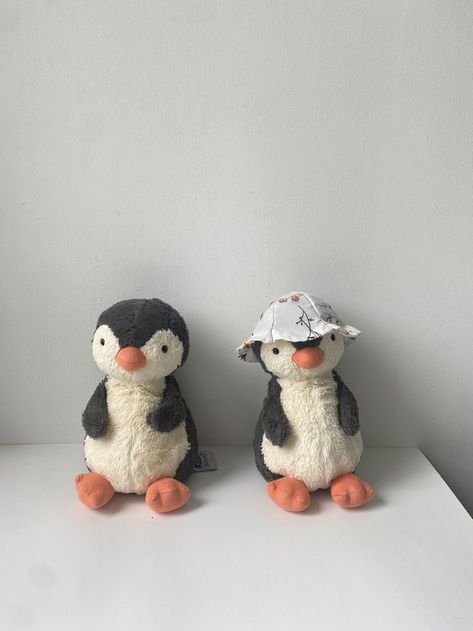 Lany Penguin, Penguin Plush, Gray Aesthetic, My Bestie, Lany, Penguins, Peanut, Cute Animals, First Love