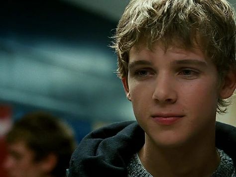 Max as young David Rice + backstage pic :) (Jumper Movie) #jumper #film #sciencefictionmovies #20thcenturyfox #2008 #throwbackthursday #tbt… Jumper Movie, Jumper Film, Young Movie, Max Thieriot, Science Fiction Movies, Hayden Christensen, 20th Century Fox, Throwback Thursday, Action Movies