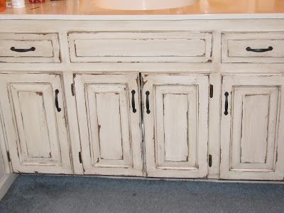 Veryyyyyyyyyyry distressed cabinets - The Magic Brush Inc | Jennifer Allwood | Decorative painter | DIY | Business coach Washed Furniture, Distressed Kitchen Cabinets, Jennifer Allwood, Distressed Cabinets, Distressed Kitchen, Cuadros Diy, Kitchens Cabinets, Interior Simple, Kitchen Ideals