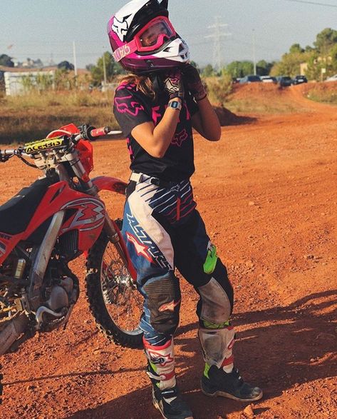 mx girl :) Cute Things Couples Do, Motocross Girls, Bike Couple, Nitro Circus, Motocross Love, Dirt Bike Racing, Couple Fits, Dirt Bike Girl, Scooter Motorcycle