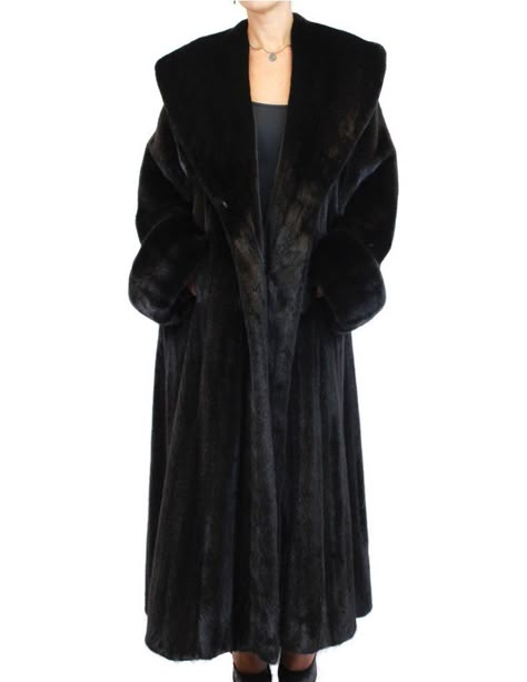 Black Fluffy Coat, Fur Coat Outfit, Black Fur Coat, Long Fur Coat, Winter Fur Coats, Long Black Coat, Black Winter Coat, Mink Fur Coat, Velvet Coat