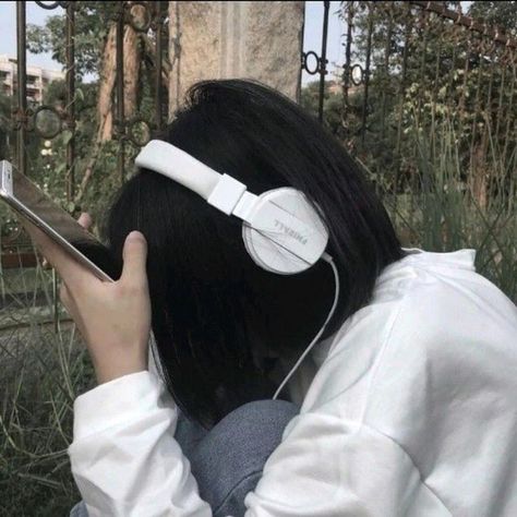 Aesthetic Girl, Profile Pictures, My Aesthetic, Photo Ideas, Headphones, My Saves, Music, Photography, Anime