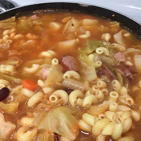 Portuguese Bean Soup, Portuguese Soup, Portuguese Sausage, Bean Soup Recipe, Portuguese Cuisine, Bean Soup Recipes, Soup And Stew, Portuguese Recipes, Bean Soup