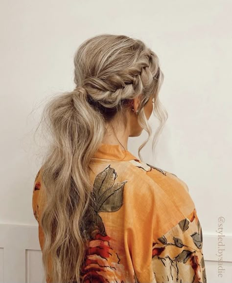 Wedding Ponytail, Easy Trendy Hairstyles, Bridemaids Hairstyles, Cute Prom Hairstyles, Bridal Party Hair, Bridesmaid Hair Long, Prom 2022, Bridesmaids Hair, Bridesmaid Hair Makeup